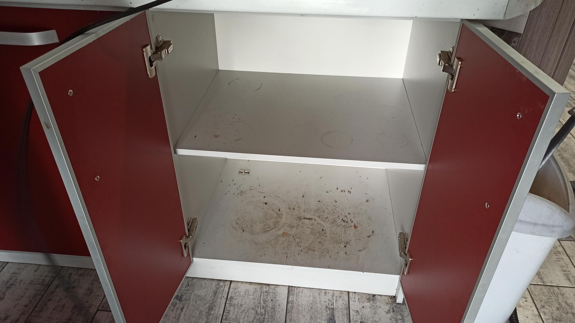 Прибирання в квартирі - миття меблів (Мамаївці, Чернівецька область) Before